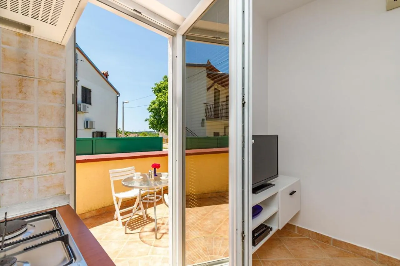 Holiday House Emma Pula
